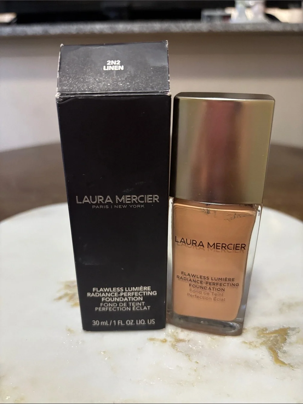 Laura Mercier Flawless Radiance 2N2 + Maybelline SuperStay 220 Foundation Bundle